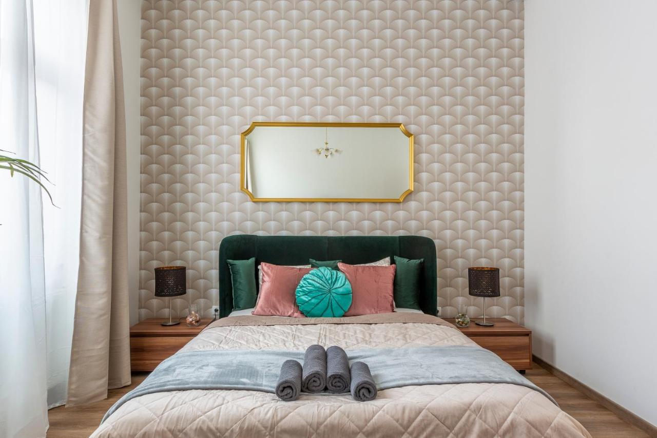 Explore Budapest From A Luxurious Cozy Apartment — Photos 2