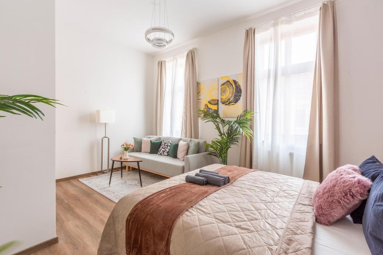 Explore Budapest From A Luxurious Cozy Apartment, Budapest